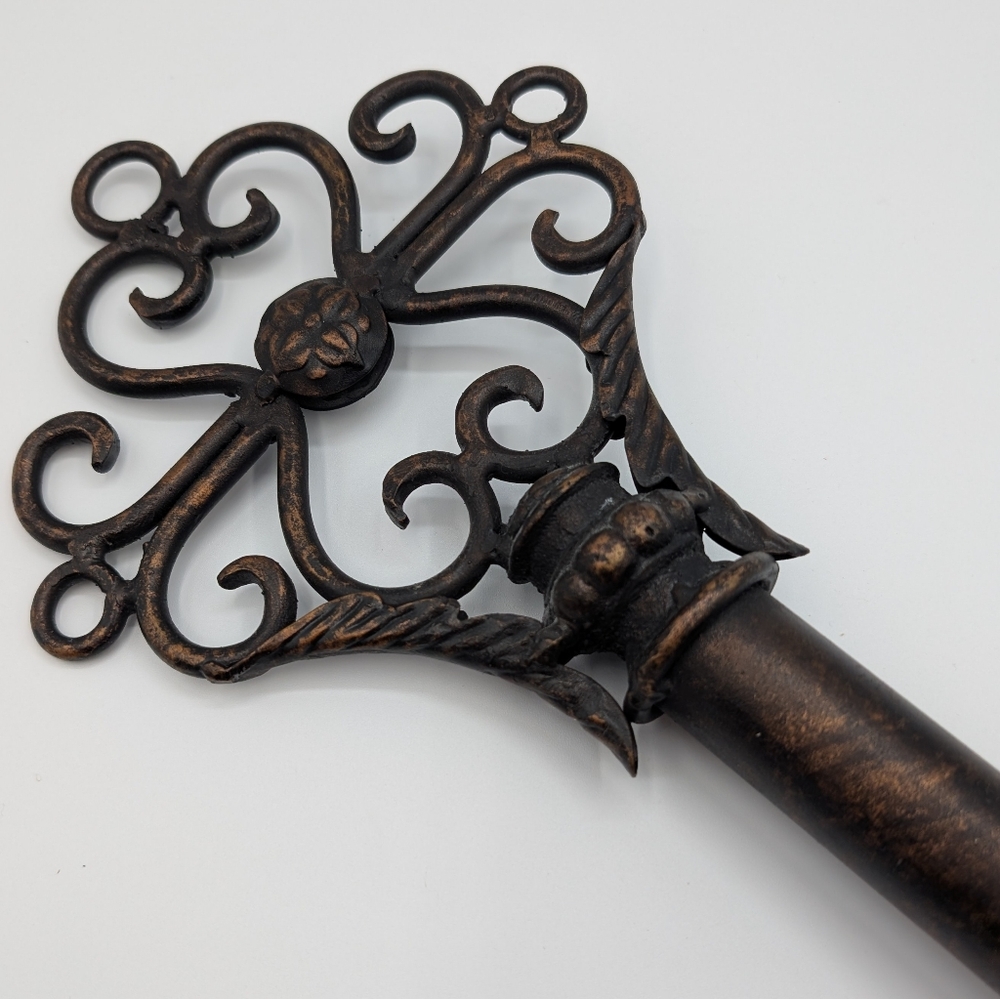 Vintage Style Decorative Key - Picture 2 of 6